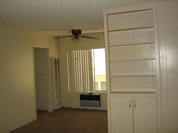 2nd image of 1021 Essex St APT 6
