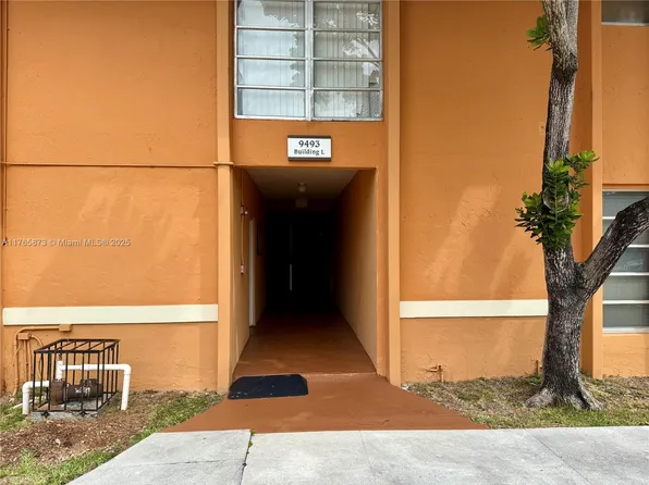 9493 SW 76th St APT L3, Miami, FL 33173
