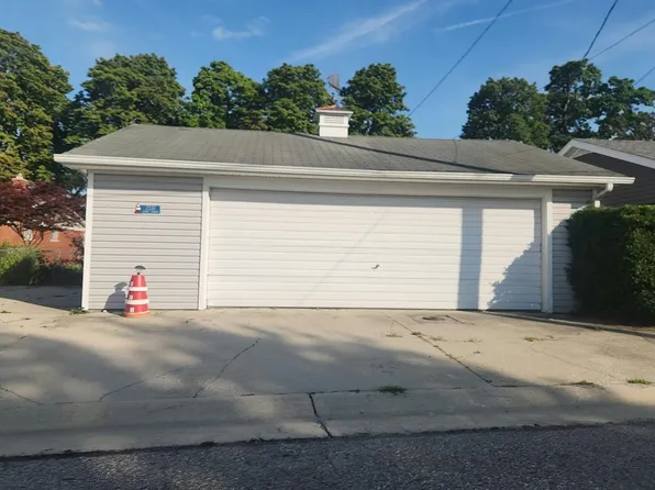 7237 1st St, Marine City, MI 48039