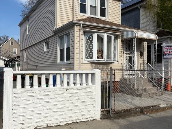 10427 124th St, South Richmond Hill, NY 11419