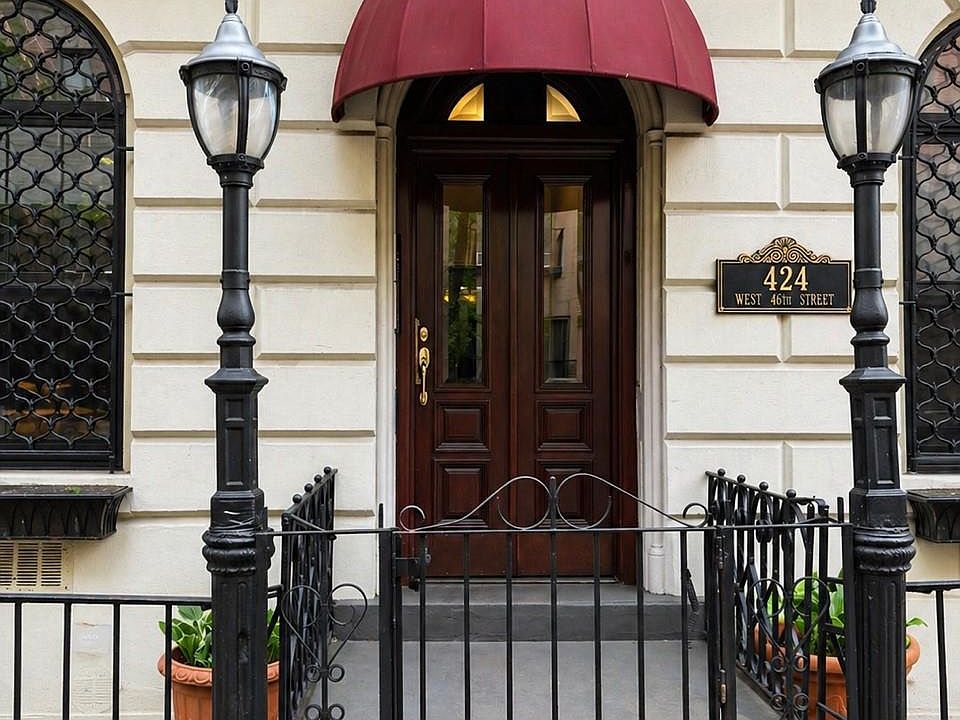 1st image of 424 W 46th Street #1D