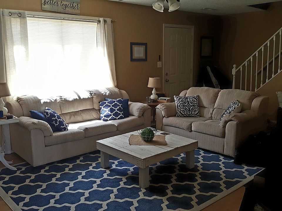 1st image of 405 Mimosa Ct APT 4