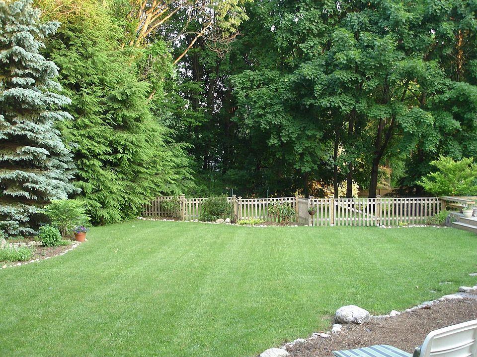 2nd image of 5 Fairchild Dr