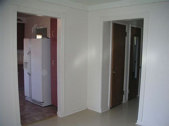 Livingroom to kitchen/bedrooms