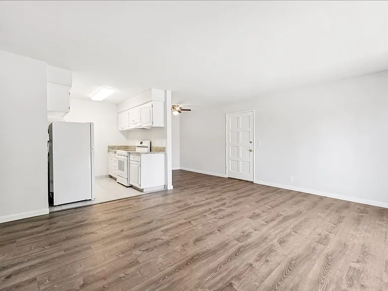 7051 Bowling Dr — Photo 12