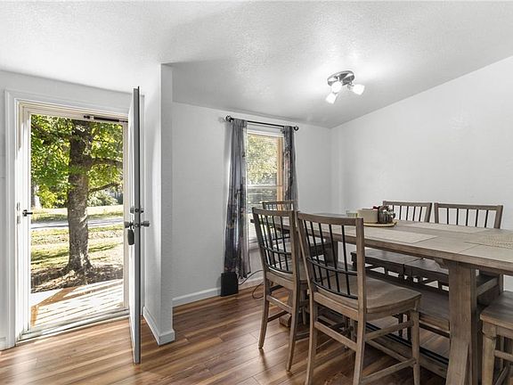 5th image of 108 Duke St
