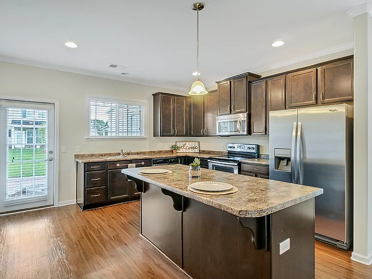 208 Ventura Pl — Photo 8