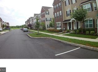 2033 Morgan Hill Dr, Pennsburg, PA 18073