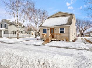 555 4th Ave SE, Wells, MN 56097