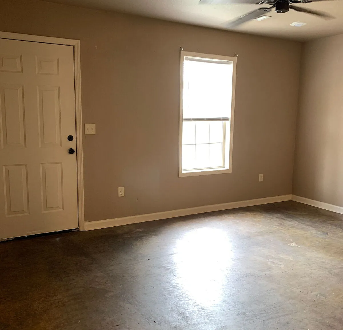 2 bed, 1.0 bath, 794 sqft, $950 — Photo 3
