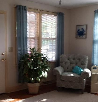 5th image of 1022 Shull St