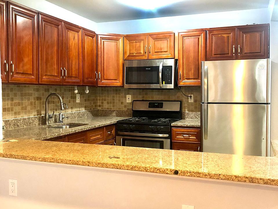 1st image of 1035 E 216th St #1