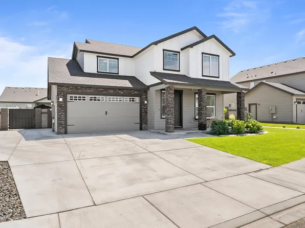 8215 Cardinal Peak St, West Richland, WA 99353