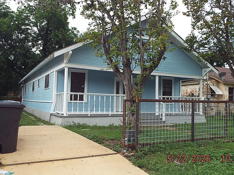 234 E Sayers Ave — Photo 9