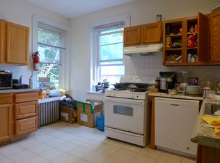 134 Englewood Ave APT 3, Boston, MA 02135