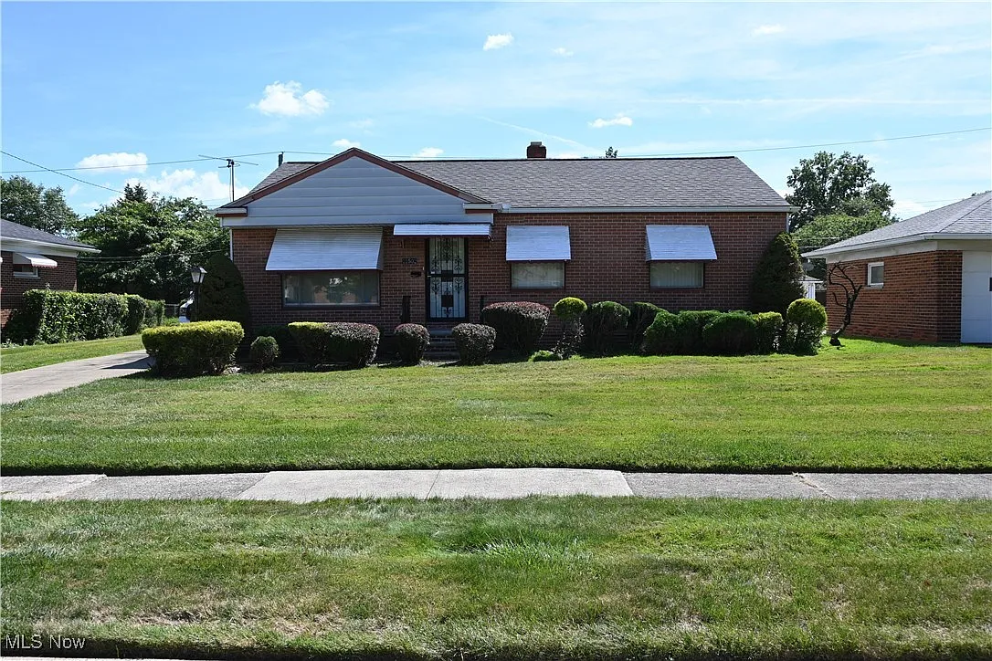 19502 Hathaway Ln photo 1