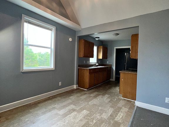 4th image of 4703 Potter Rd #B
