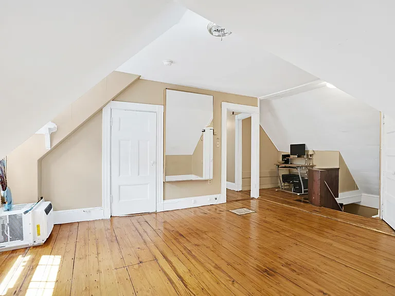 49 Elmore St #3 — Photo 13