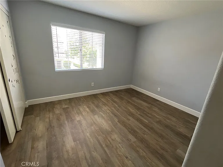 24305 Airporter Way — Photo 8