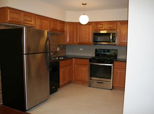 2091 Vernon Dr APT 2, Elgin, IL 60123