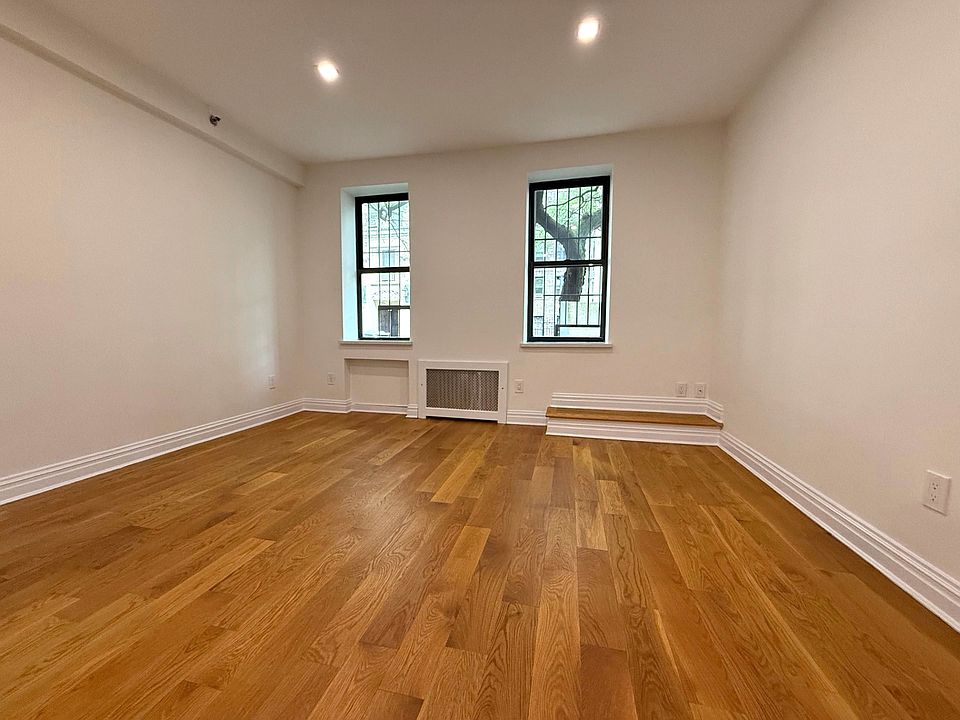 2nd image of 250 W 105th St #1N
