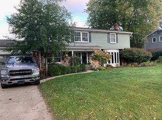 856 Spartan Dr, Rochester Hills, MI 48309