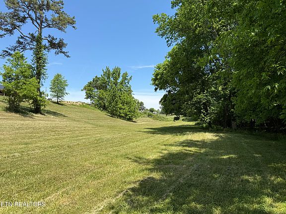 3rd image of Richland Rd