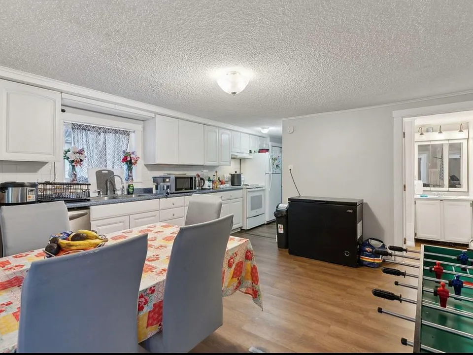 18 Franklin St #1