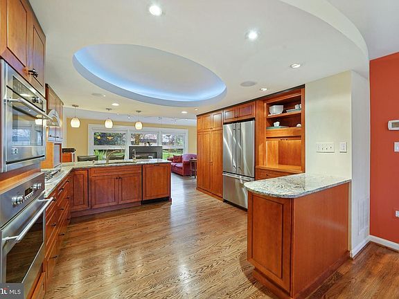 4th image of 6156 Beachway Dr