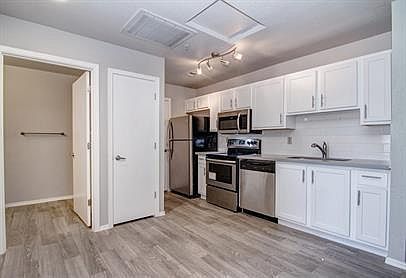 3rd image of 36 E Vaughn Ave