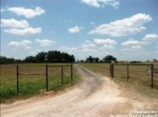 115 Old Pearsall Rd, Jourdanton, TX 78026