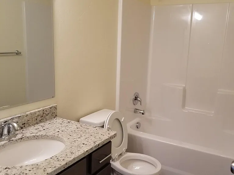 104 William Ct — Photo 4