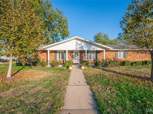 299 S Spring St, Aviston, IL 62216