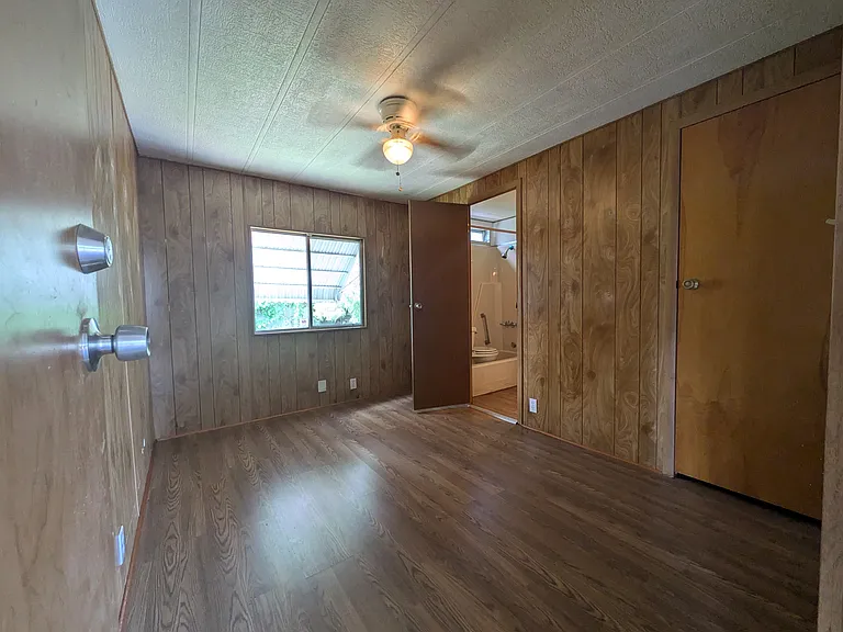 4517 Desoto Rd — Photo 12