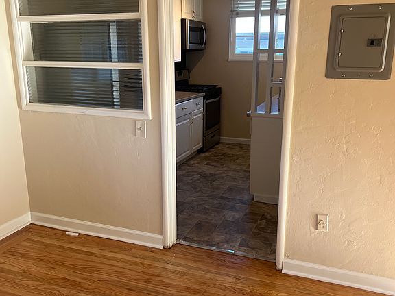 Entrance to kitchen