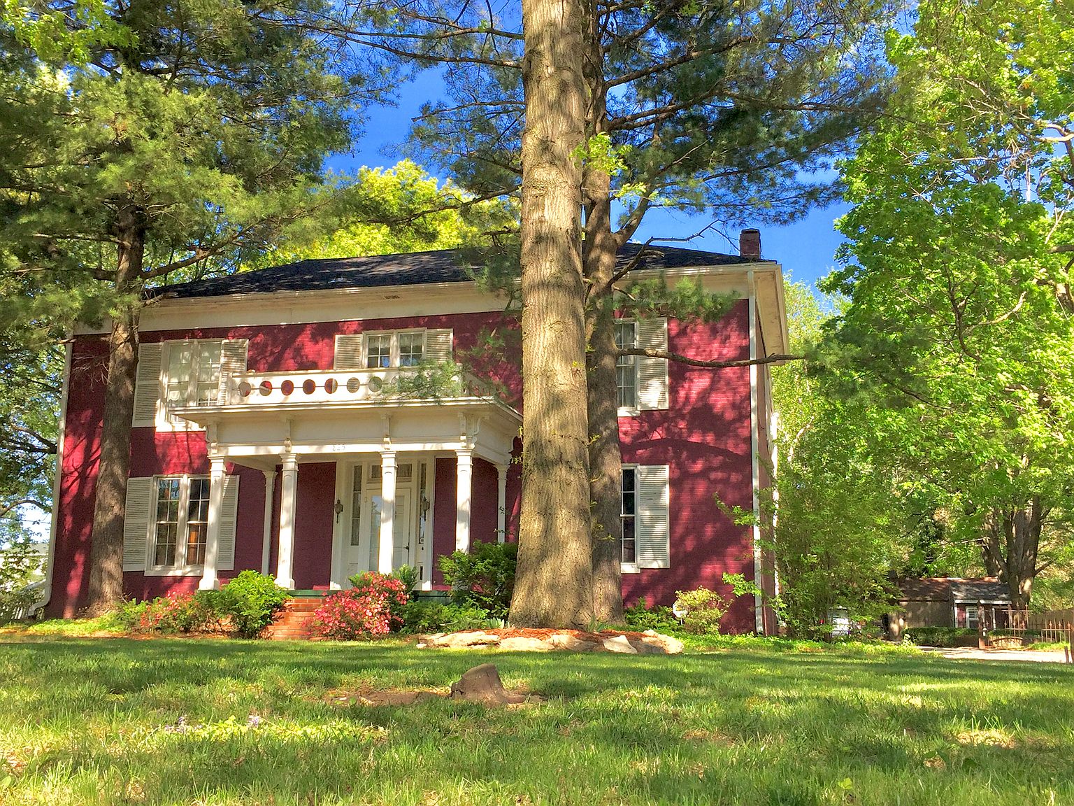 825 N Main St, Independence, MO 64050 Zillow