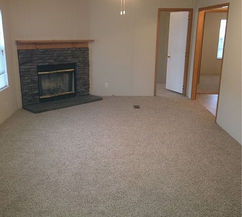 Living Room w/fireplace