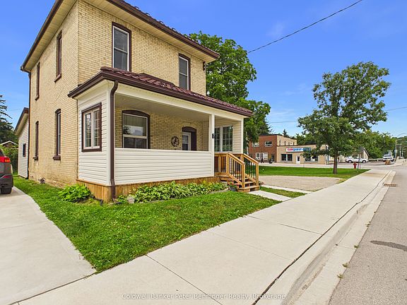 2nd image of 7 Yonge St S
