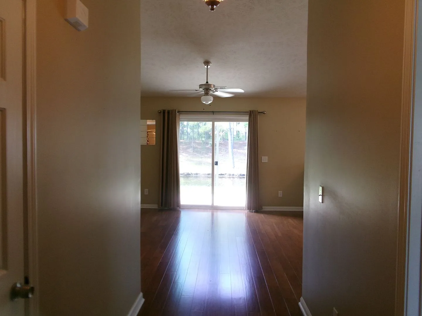3 bedroom home in Walker Woods — Photo 2