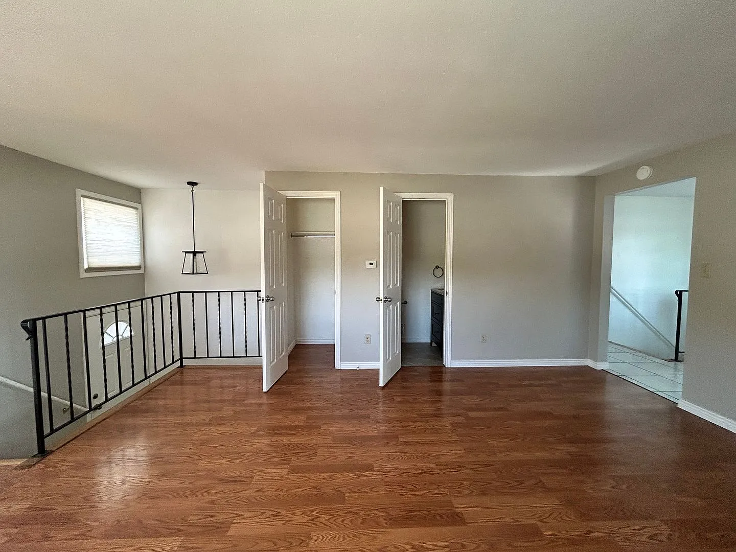 1438 Hover St — Photo 4