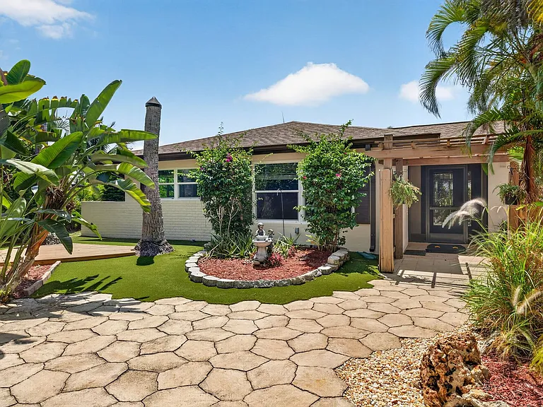 4419 N Pacific Cir — Photo 1