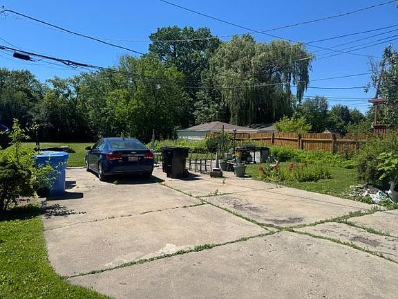 3rd image of 4060 N Mobile Ave