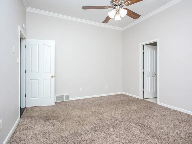6906 Greyhawk Cv N — Photo 9