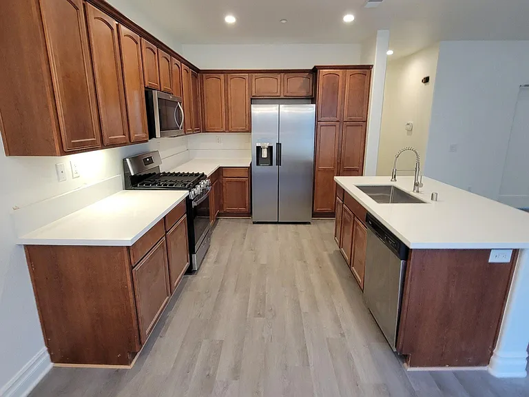 305 Island Way #2 — Photo 6