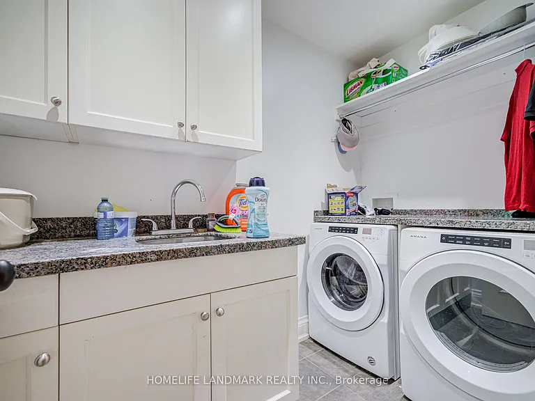 102 Stratford Cres — Photo 40