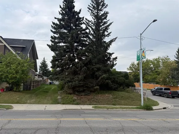 1902 33rd Ave SW, Calgary, AB T2T 1Z2