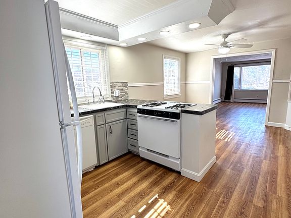 5th image of 77 Ophelia St #R