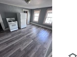 4 Negus St APT 2R, Webster, MA 01570