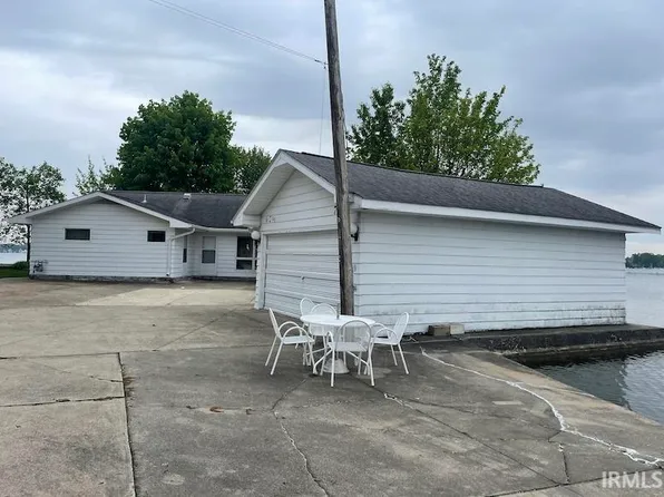 6607 E Willow Ave, Syracuse, IN 46567
