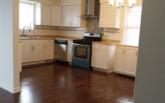 4th image of 426 Buffalo Ave